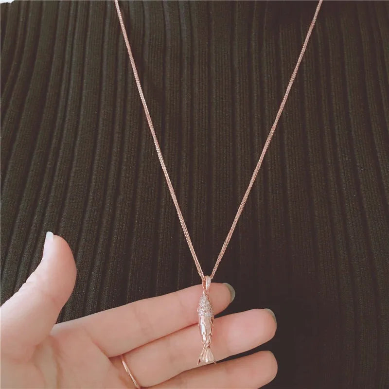 585 Purple Gold Creative Shiny Fish-Shaped Necklace Classic Plated 14K Rose Gold Pendant Clavicle Chain New in Jewelry